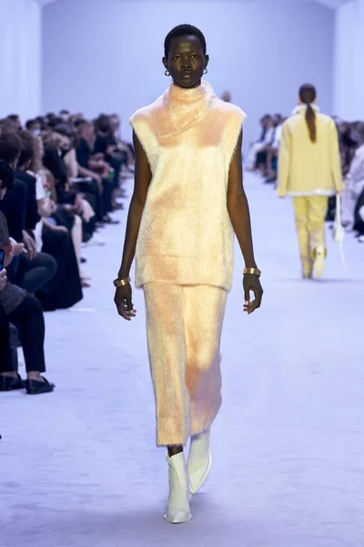 Look 28